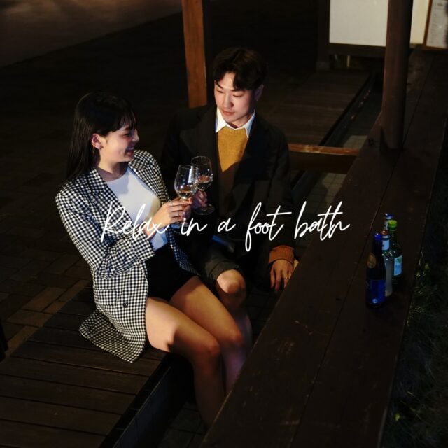 ❄︎.*

グランドーム神戸天空でございます

皆さん2026年の目標は決まりましたか？
2026年も笑いが絶えない幸せな一年になったらいいなあと思います💕

𓂃𓂃𓂃𓂃𓂃𓂃𓂃𓂃𓂃𓂃𓂃𓂃𓂃𓂃

グランドーム神戸天空には「足湯」がございます！！

無料のホットドリンクを持って行っても、フロントで販売しているお酒を買っても、
もちろん手ぶらでも足湯を楽しんでいただけます！

本館では、「自販機」があったり温泉には欠かせない「牛乳販売」も！
またフロントには大人気なお得なお酒セットも！！

※フロントの受付時間が21時までとなっておりますのでご注意を！！！

𓂃𓂃𓂃𓂃𓂃𓂃𓂃𓂃𓂃𓂃𓂃𓂃𓂃𓂃

詳しくはプロフィールリンク🔗よりHPへ

皆様のご来場、スタッフ一同、心よりお待ちしております

#神戸天空リゾート
#グランドーム神戸天空
#銀河の湯
#神戸天空
#glampdome
#glampdomekobetenku
#グランピング
#温泉
#天然温泉
#sauna
#神戸旅行
#グランピング女子会
#犬と泊まれる宿
#犬とお出かけ
#バレルサウナ
#温泉付きグランピング
#自然