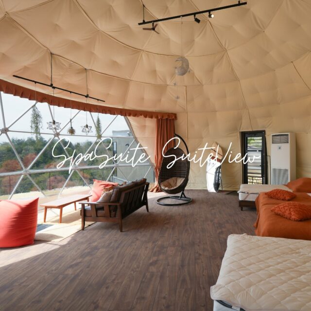 ʕ·͡·ʔฅ’’

グランドーム神戸天空でございます！
皆さまいかがお過ごしでしょうか。
お正月シーズンも終わり、日々の生活に戻ってきましたね。

-----------------------------
グランドーム神戸天空には「スパスイートスイートビュー」
という個室露天風呂付で窓からの眺めが絶景のドームがございます。

お部屋も広く、水回りも完備しているため快適にお過ごしいただけます！
たくさんのお友達・家族・仲間とグランピングで思い出を作っちゃいましょう～♪
-----------------------------

皆様のご来場、スタッフ一同、心よりお待ちしております
詳しくはプロフィールリンク🔗よりHPへ

#神戸天空リゾート
#グランドーム神戸天空
#glampdomekobetenku
#グランピング
#天然温泉
#神戸旅行
#犬と泊まれる宿
#犬とお出かけ
#バレルサウナ
#温泉付きグランピング
#自然
#グランピング関西
#温泉